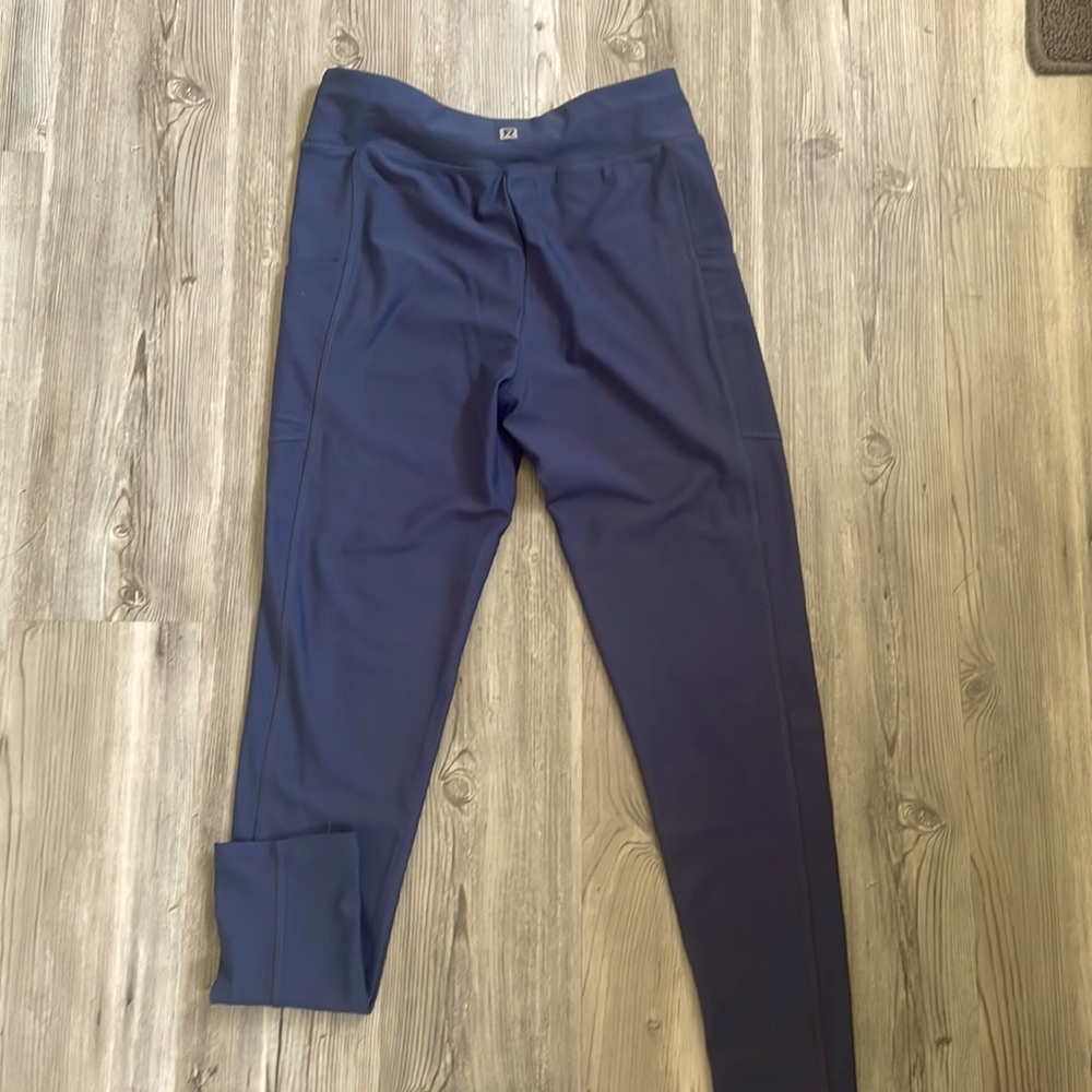Runway, gray, compression - Picture 3 of 3